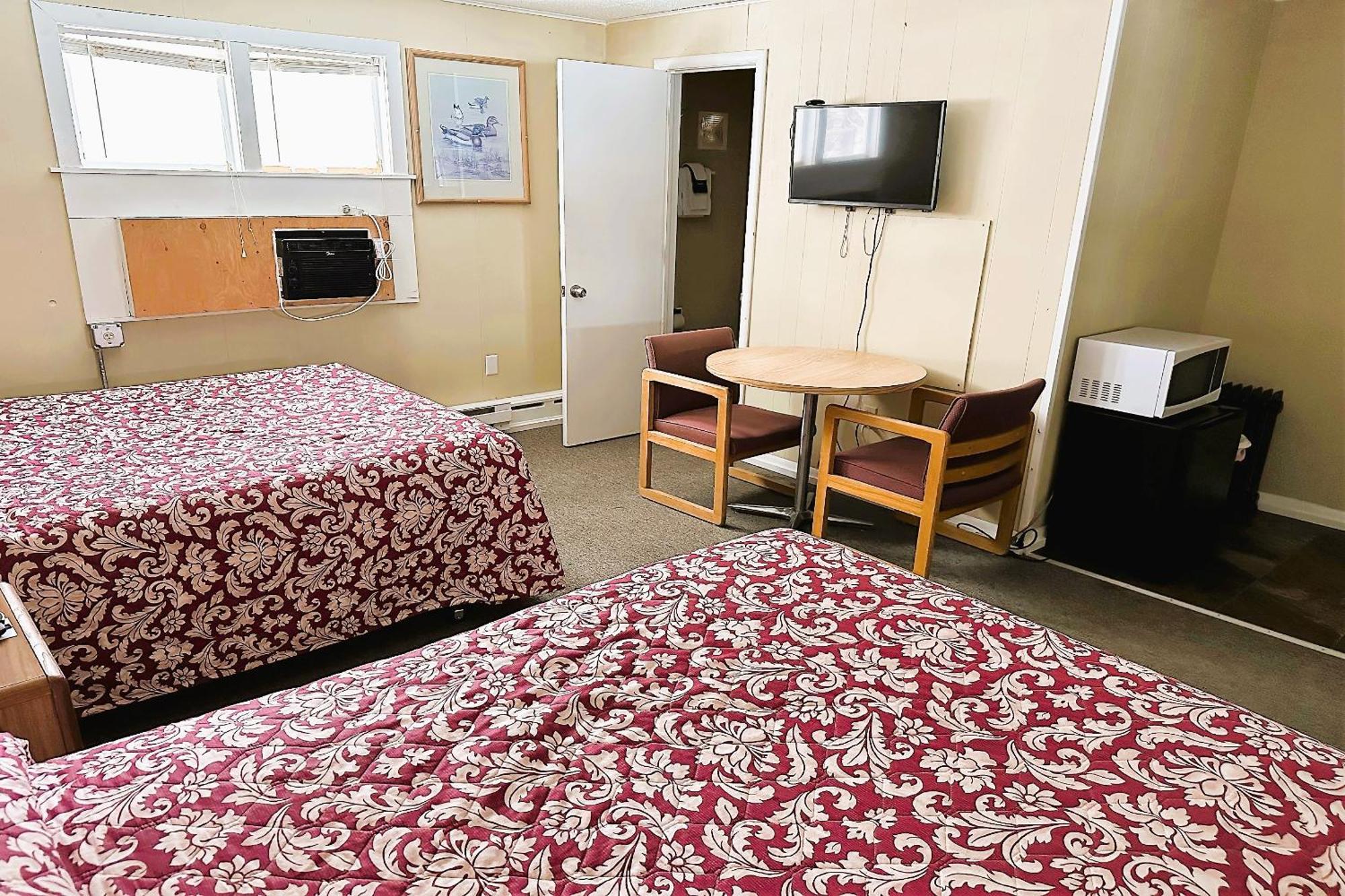 Love Hotels Timberline By Oyo Lake Superior Ironwood Exterior foto